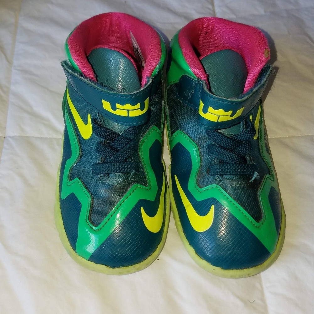 LEBRON 11-DARK GREEN 8C